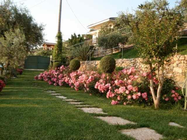 Le Gemme Suite B&B Albisano Exterior photo